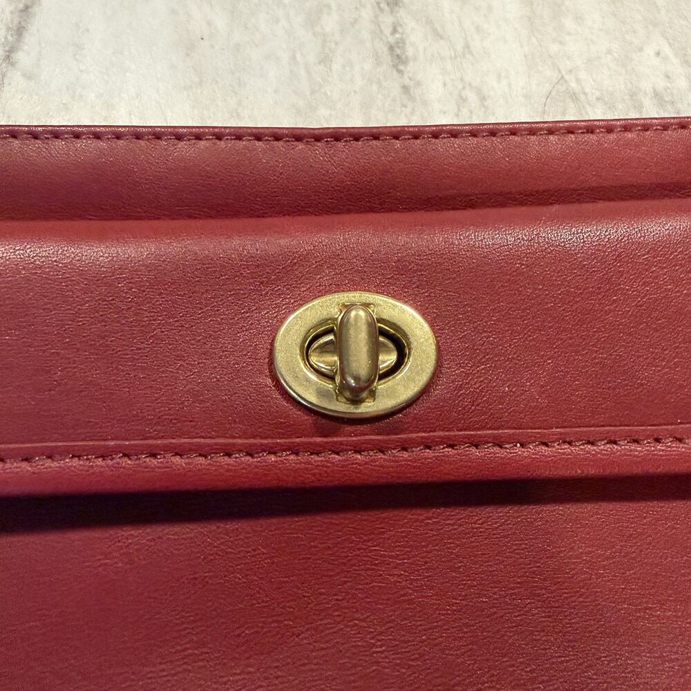 Coach Legacy Classic Red Turn-lock Leather Wristlet wallet - Picture 5 of 5
